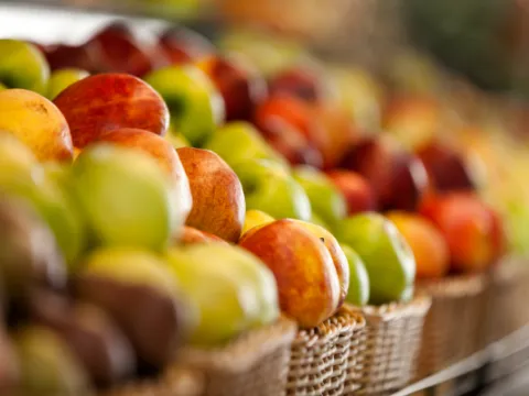 Apples/nutrition.Image by Shutterstock