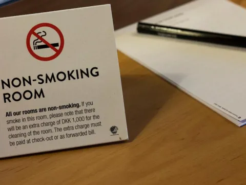 Non smoking sign on a table 